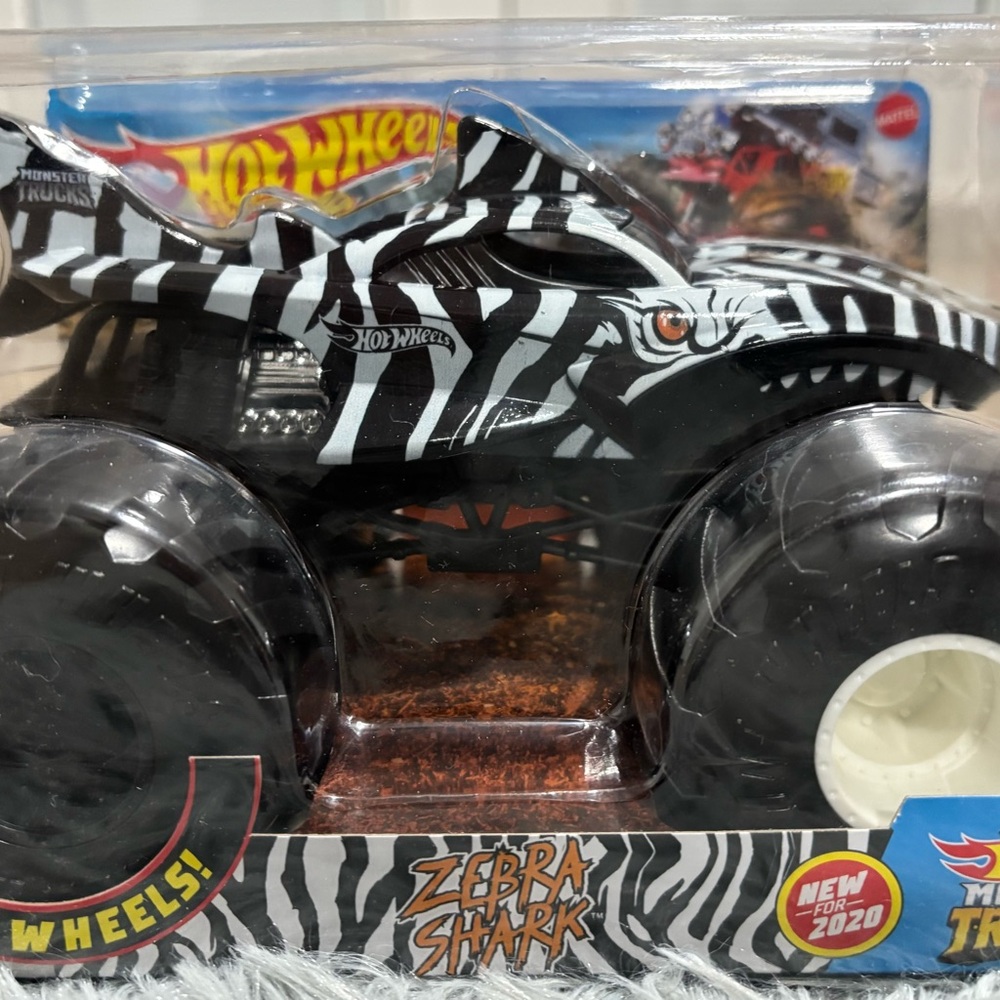 Mattel Hot Wheels Black and White Zebra Shark Vehicle